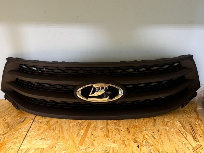 Решетка радиатора - фото 1