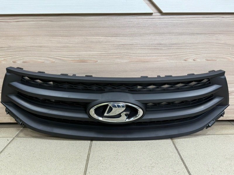 Решетка радиатора - фото 1