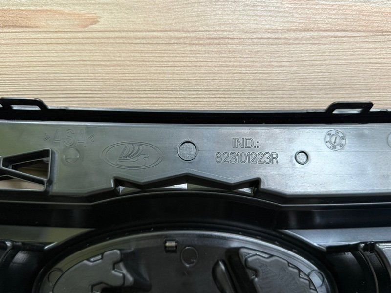 Решетка радиатора - фото 10