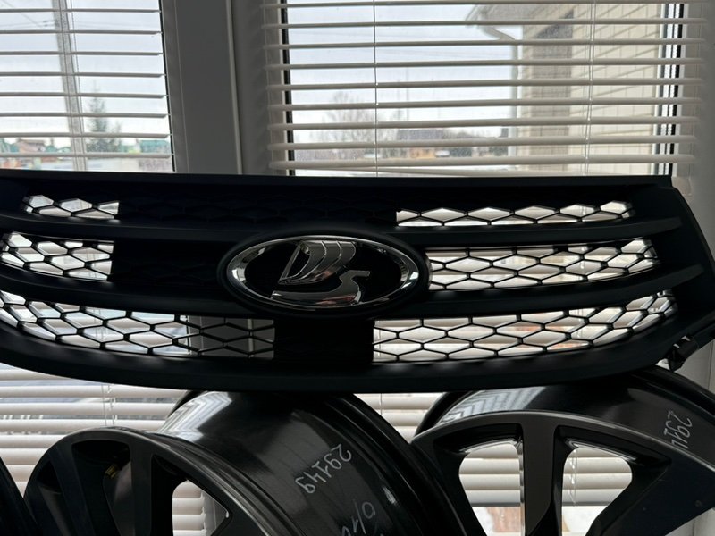 Решетка радиатора - фото 1