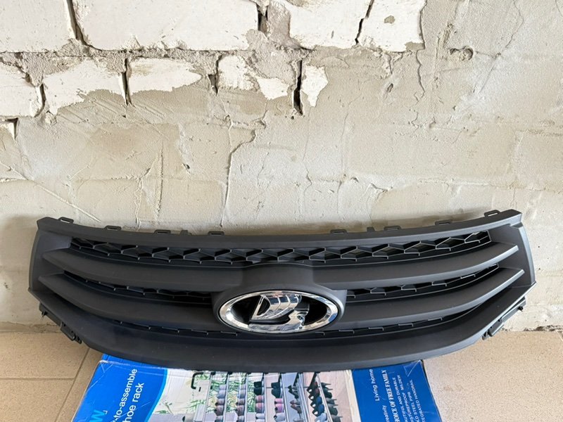 Решетка радиатора - фото 1