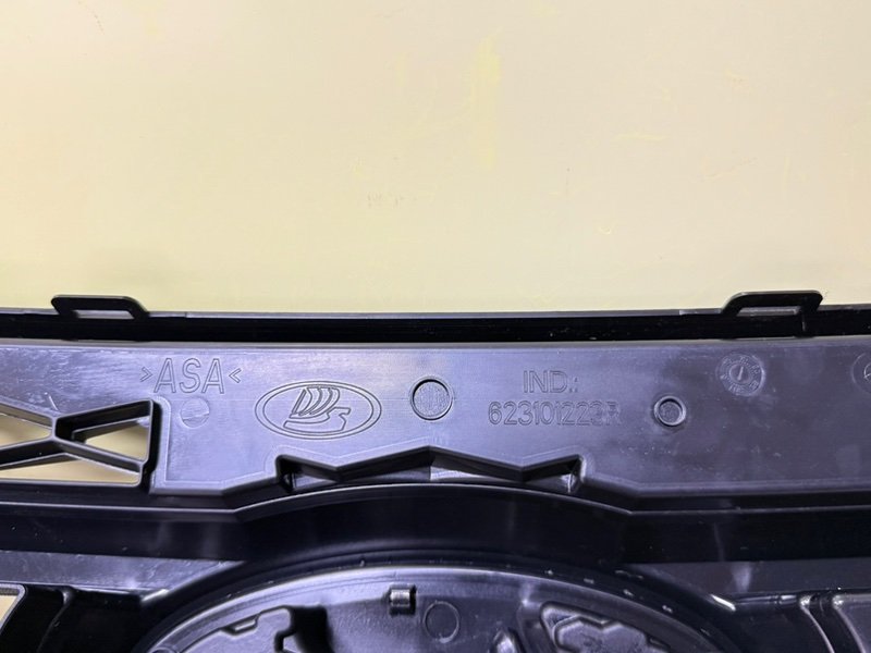 Решетка радиатора - фото 7