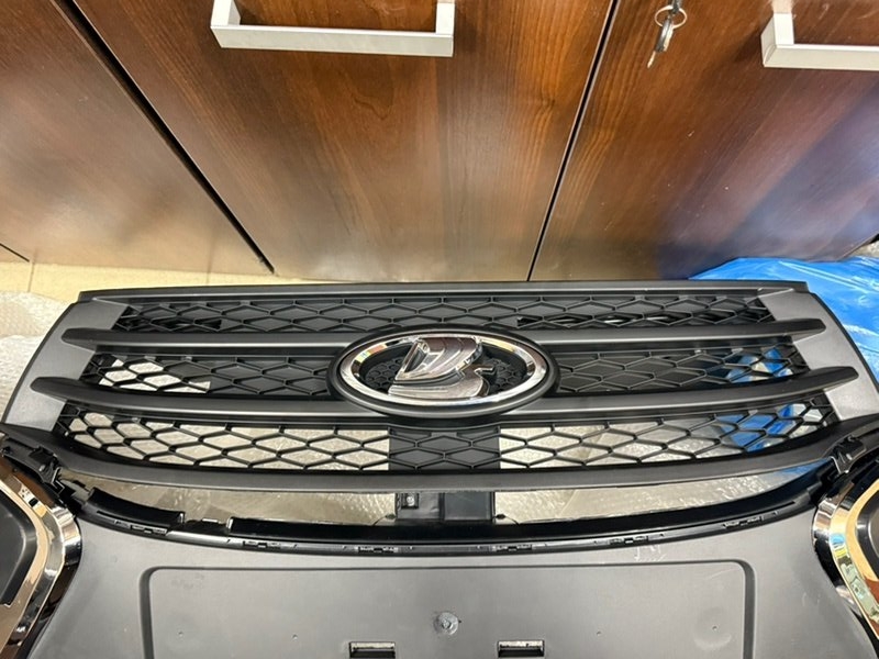 Решетка радиатора - фото 1