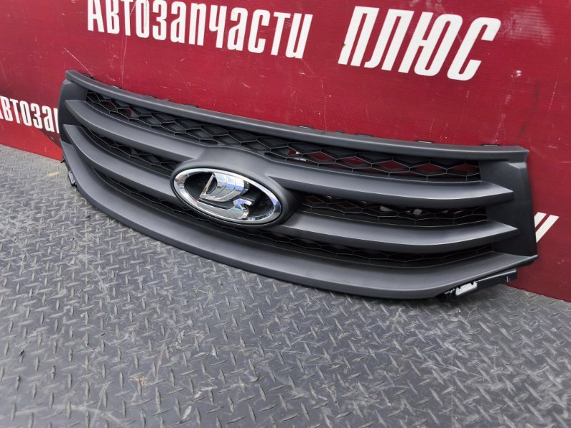 Решетка радиатора верхняя - фото 2