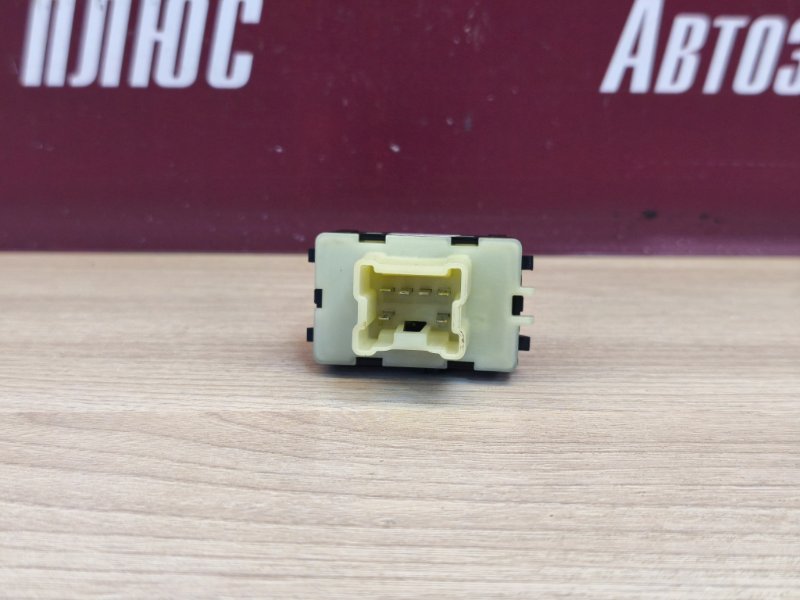 Кнопка стеклоподъемника - фото 8