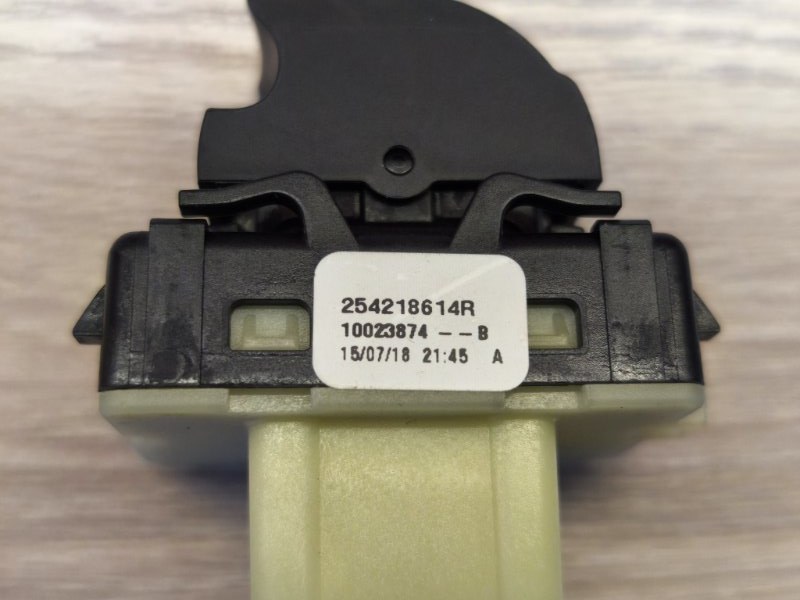 Кнопка стеклоподъемника - фото 9