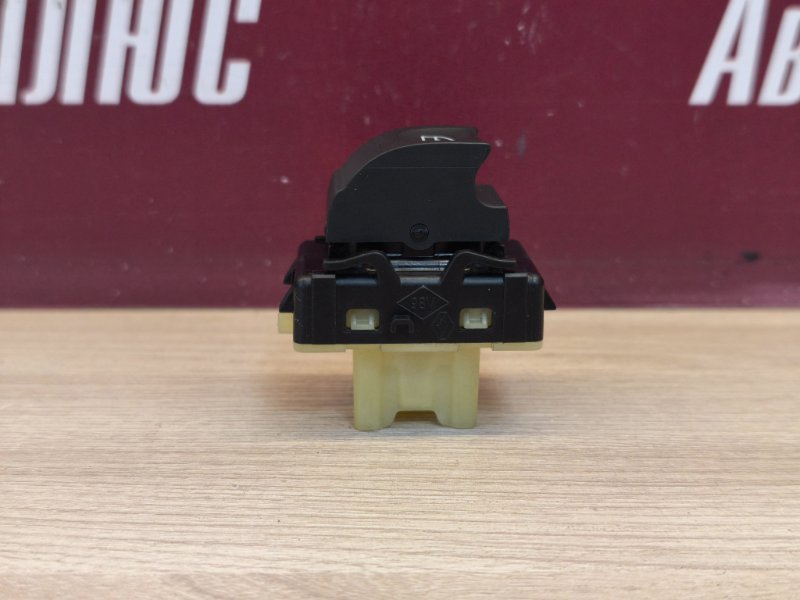 Кнопка стеклоподъемника - фото 7