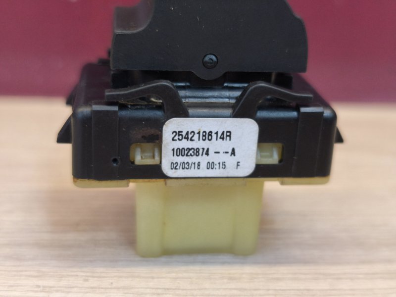 Кнопка стеклоподъемника - фото 10