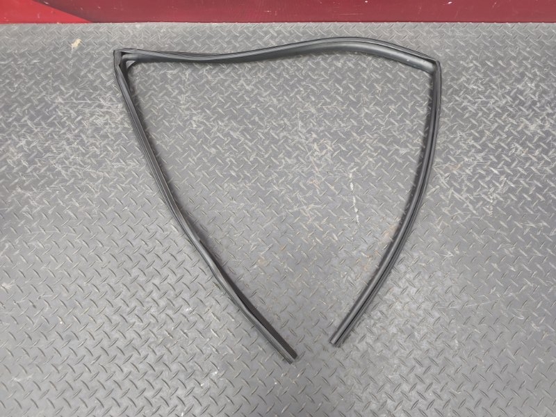 Уплотнитель стекла двери - фото 2