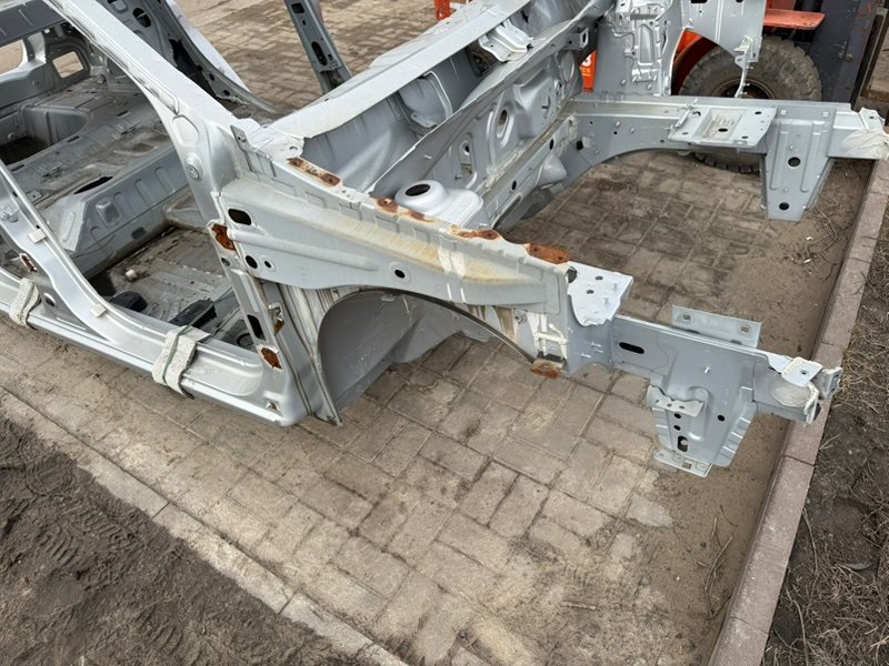 Лонжерон - фото 1