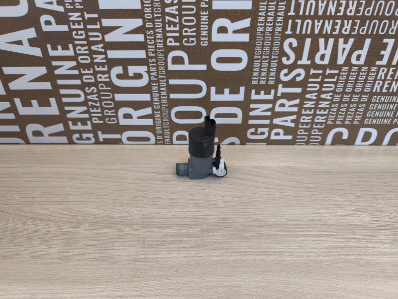 Моторчик бачка омывателя - фото 1