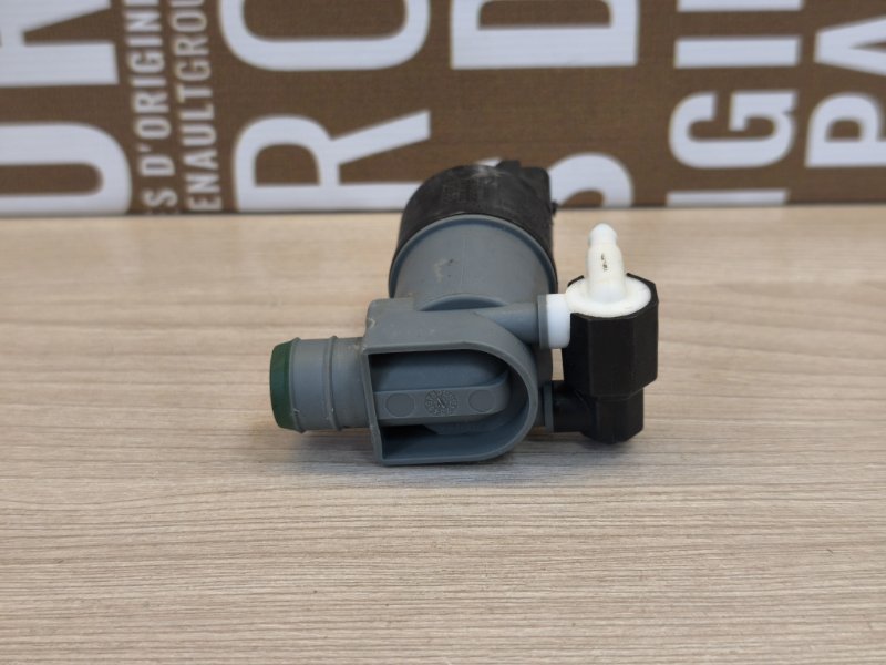 Моторчик бачка омывателя - фото 9