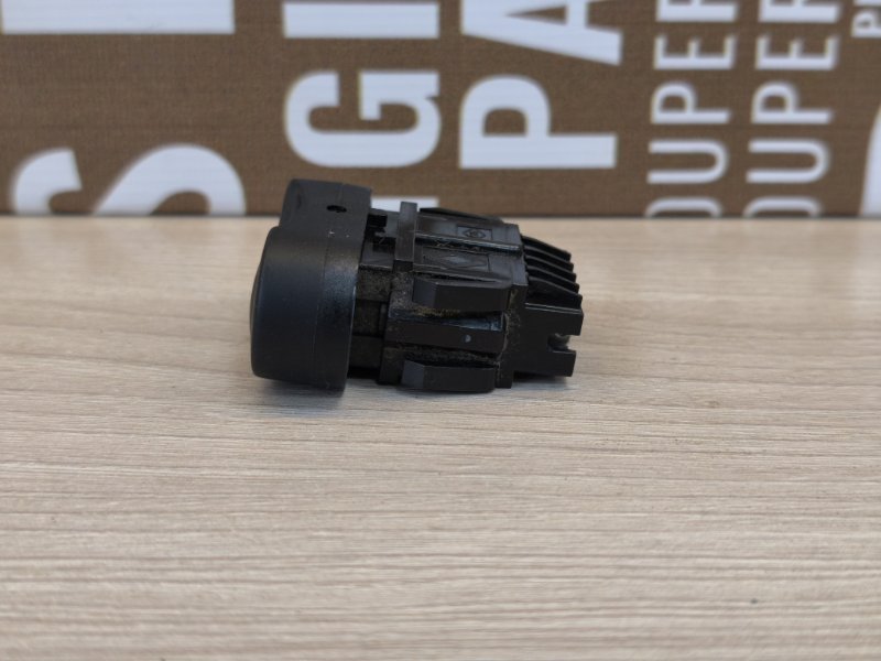 Кнопка стеклоподъемника - фото 5