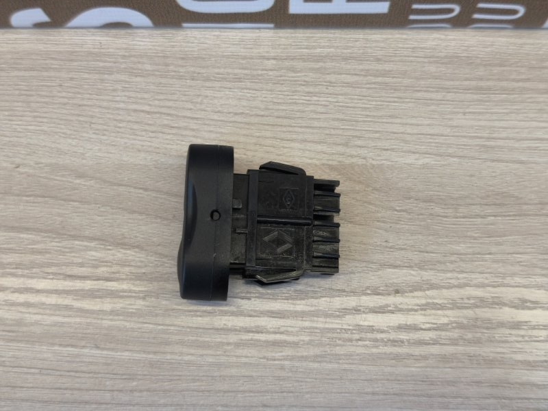 Кнопка стеклоподъемника - фото 6