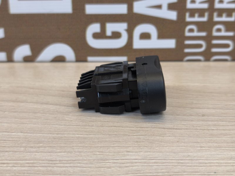 Кнопка стеклоподъемника - фото 8