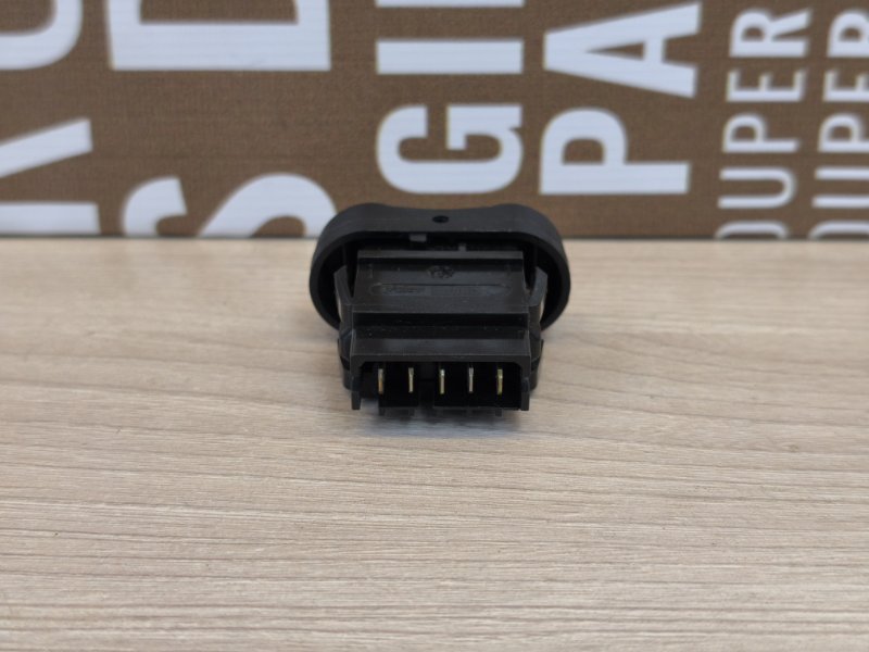 Кнопка стеклоподъемника - фото 10