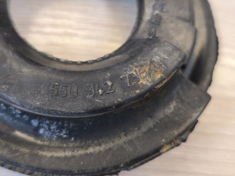 Верхняя опора    пружины - фото 10