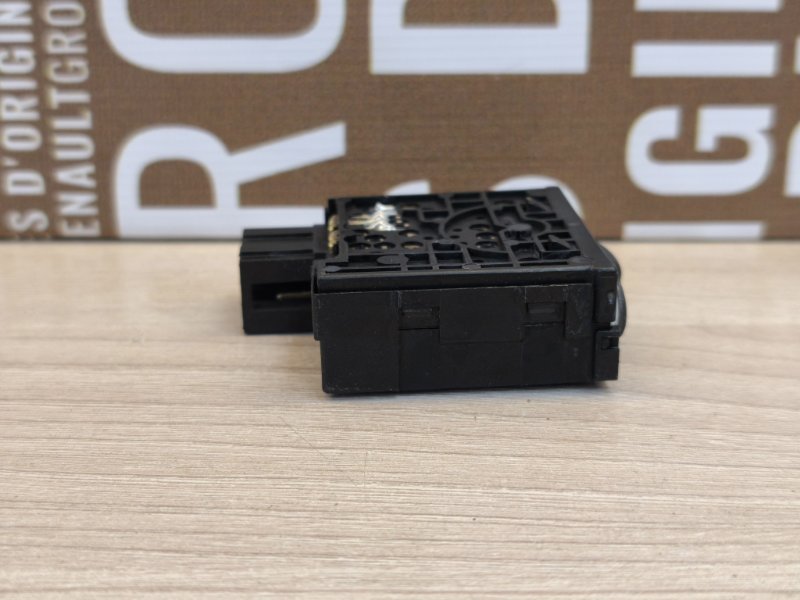 Кнопка корректора фар - фото 7