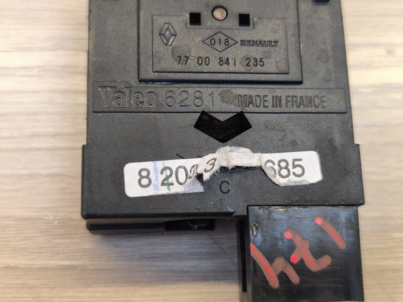 Кнопка корректора фар - фото 9