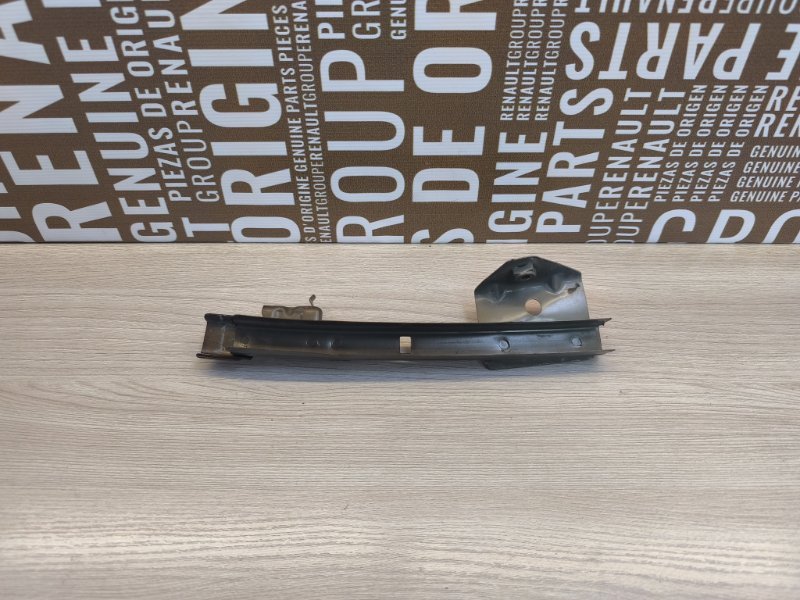 Направляющая стекла двери - фото 1