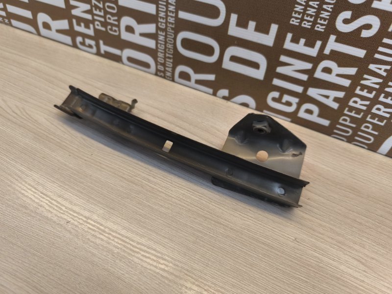 Направляющая стекла двери - фото 3