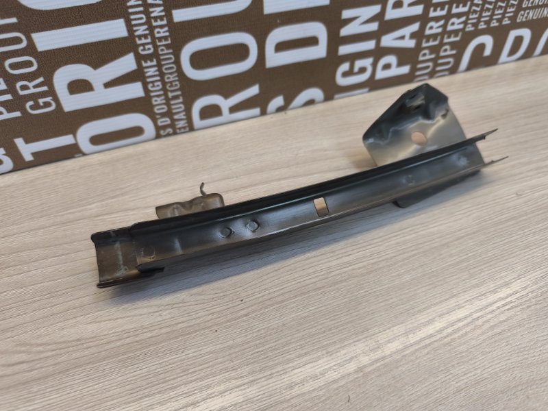 Направляющая стекла двери - фото 4