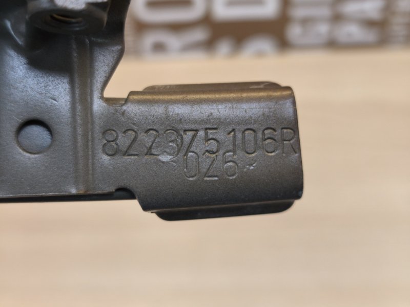 Направляющая стекла двери - фото 9