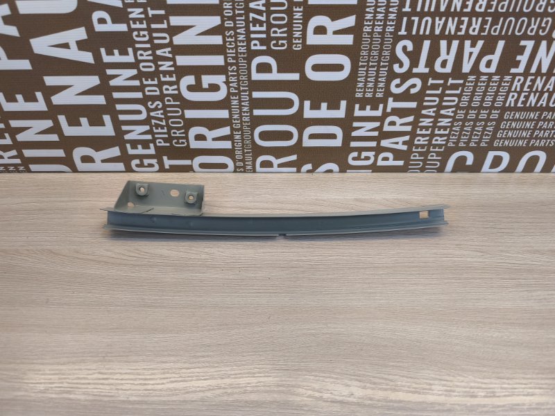 Направляющая стекла двери - фото 1