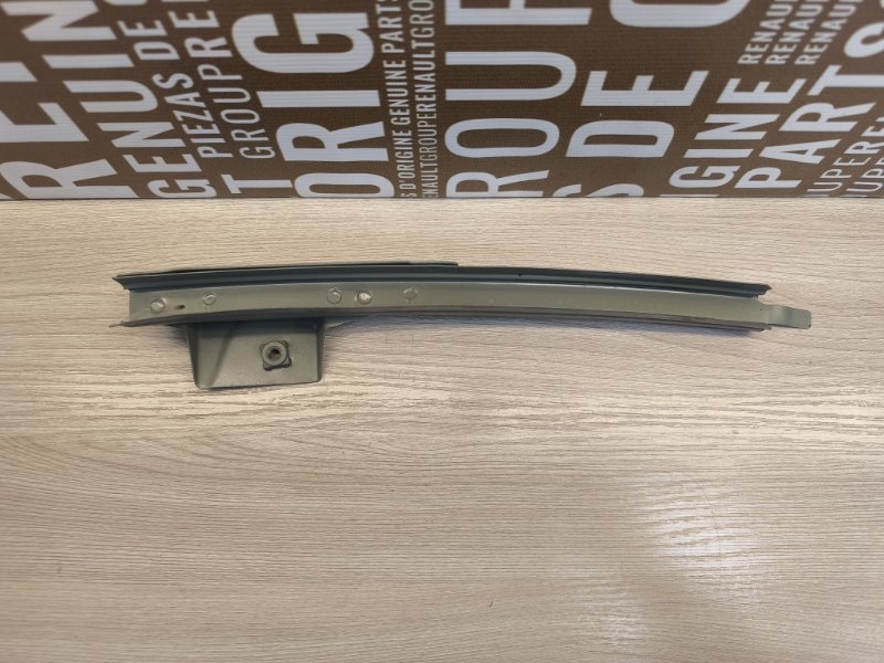 Направляющая стекла двери - фото 2