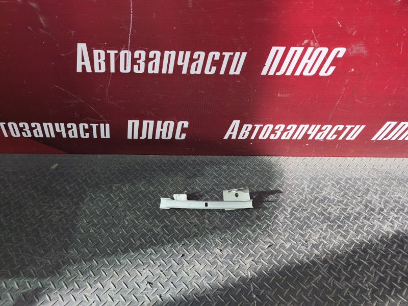 Направляющая стекла двери - фото 1