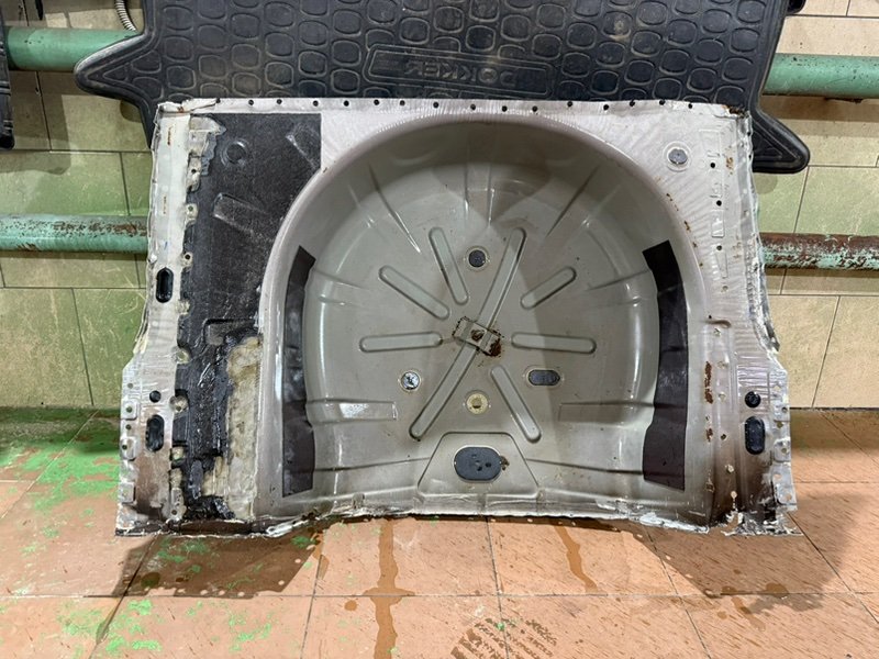 Ниша запасного колеса - фото 2