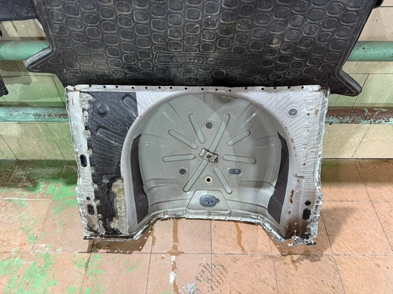 Ниша запасного колеса - фото 5