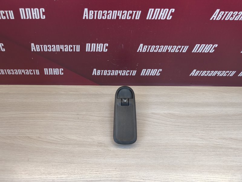 Кнопка стеклоподъемника - фото 1