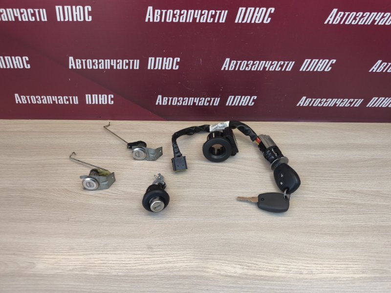 Комплект замков - фото 1