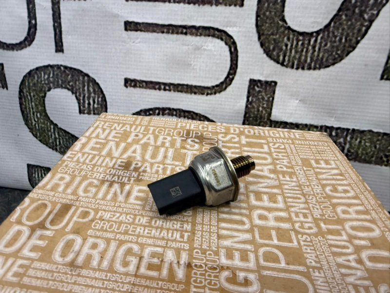 Датчик давления топлива - фото 1