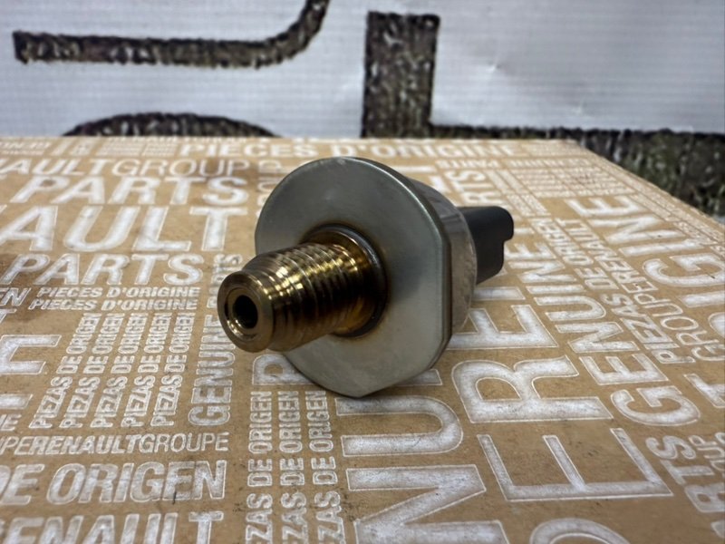 Датчик давления топлива - фото 3