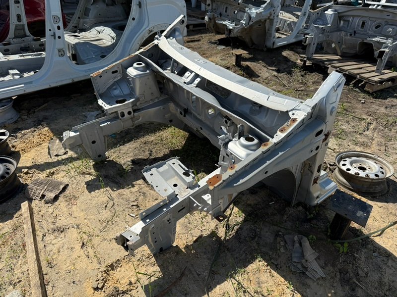 Передняя часть кузова - фото 1