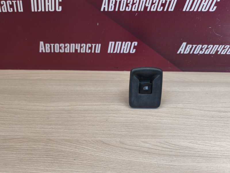 Кнопка стеклоподъемника - фото 1
