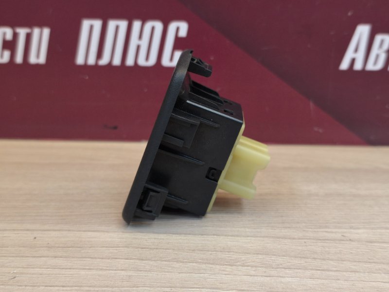 Кнопка стеклоподъемника - фото 6