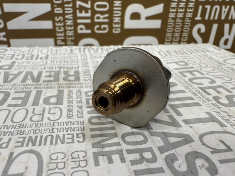 Датчик давления топлива - фото 2