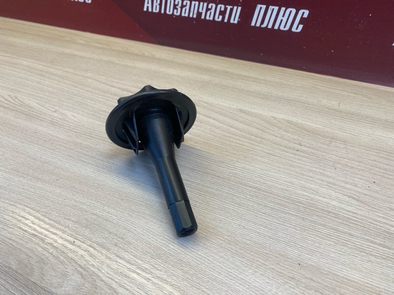 Крепление запасного колеса - фото 9