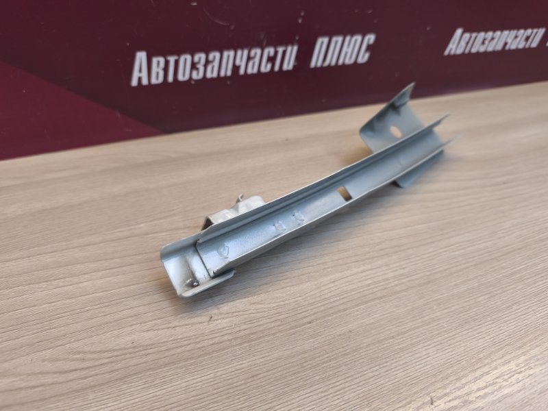 Направляющая стекла двери - фото 3