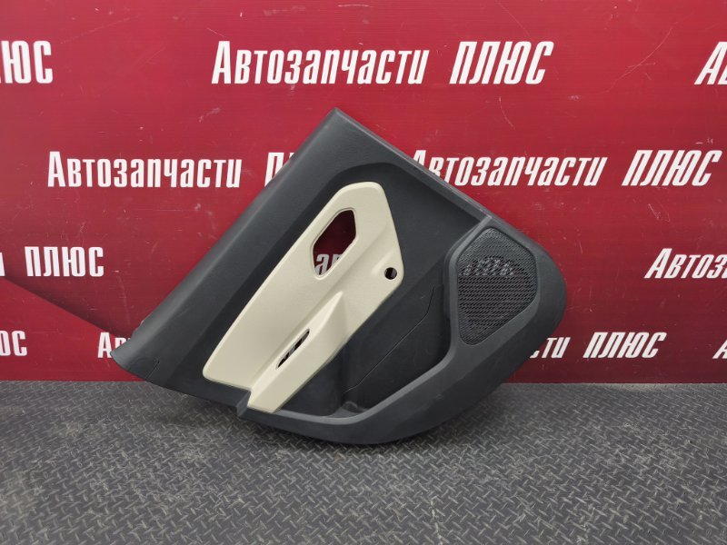 Обшивка боковой двери - фото 1