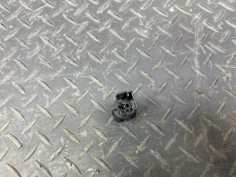 Концевик двери багажника - фото 7