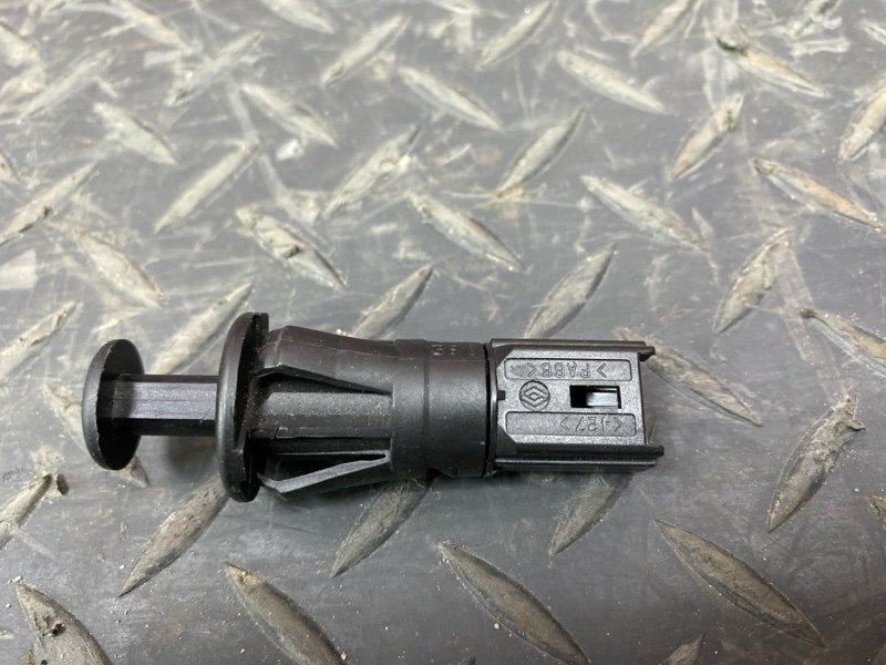 Концевик двери багажника - фото 8