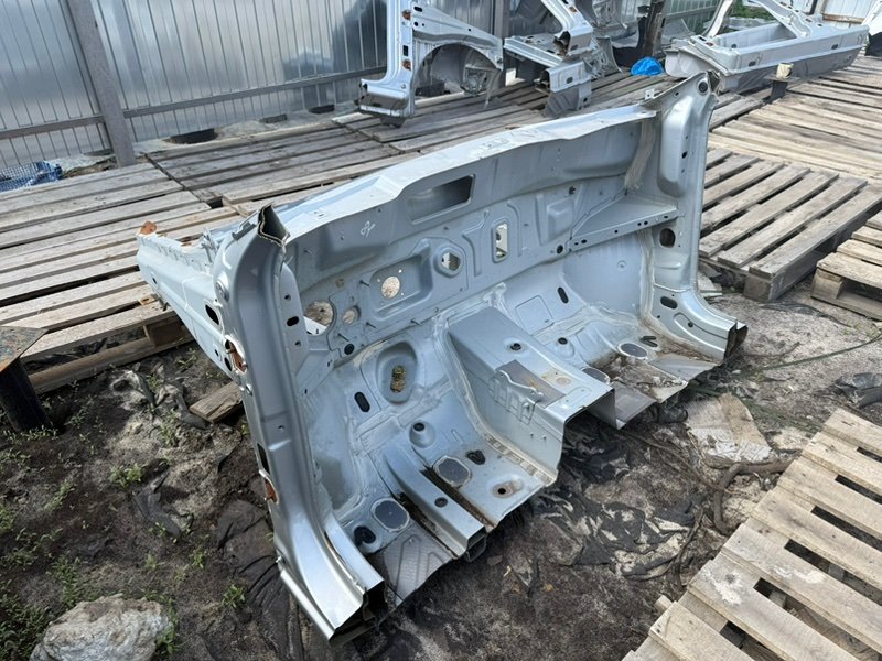 Передняя часть кузова - фото 9