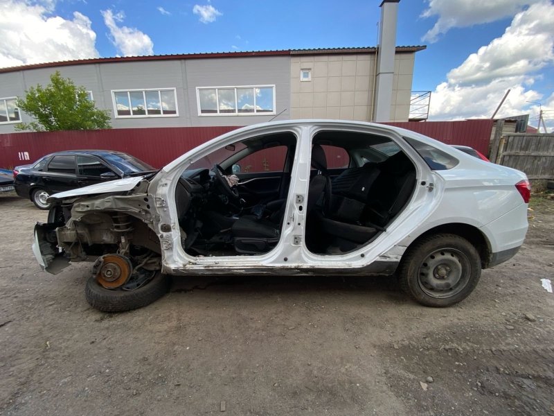 Машина в разбор - фото 2