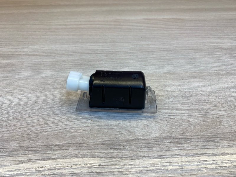 Плафон освещения багажника - фото 6