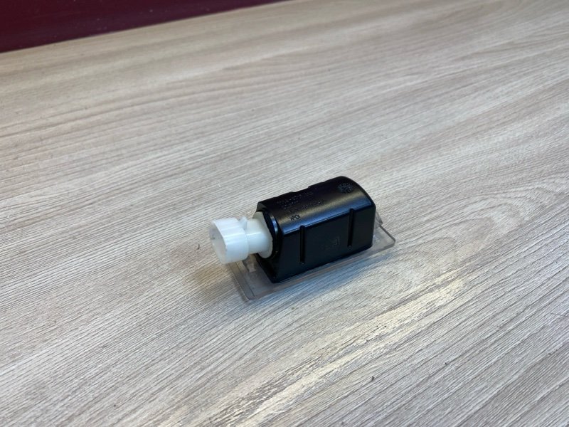 Плафон освещения багажника - фото 8