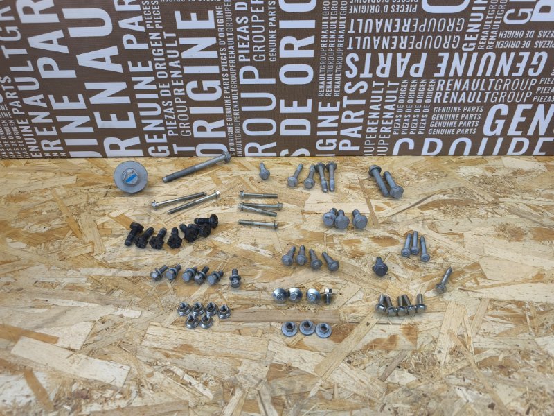 Болт крепления двигателя - фото 1